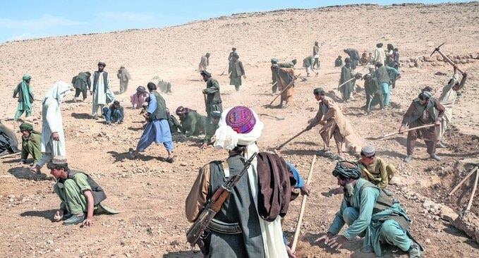 Cumplen talibanes dos años en el poder Cumplen talibanes dos años en el poder