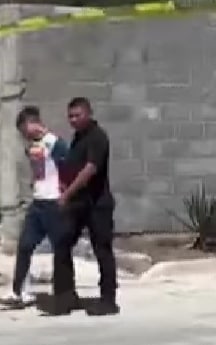 Las autoridades investigan la muerte de una bebé de un año de edad, quien falleció en un domicilio del municipio de Salinas Victoria, al parecer de un golpe en la cabeza.