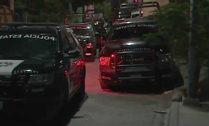 Un hombre sin vida y un joven menor lesionado, dejó un ataque a balazos registrados en calles de la Colonia CROC, la madrugada de ayer al norte del municipio de Monterrey.