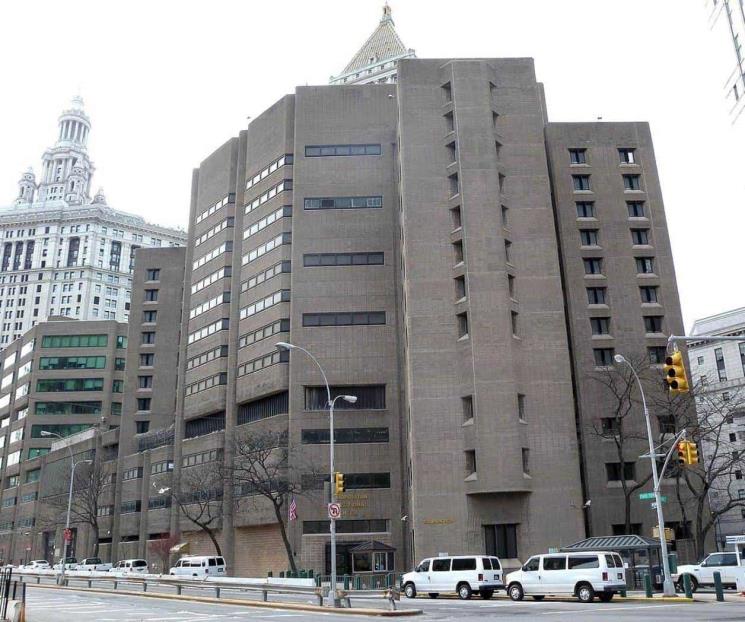 Busca Nueva York contener a migrantes en cárcel de Manhattan