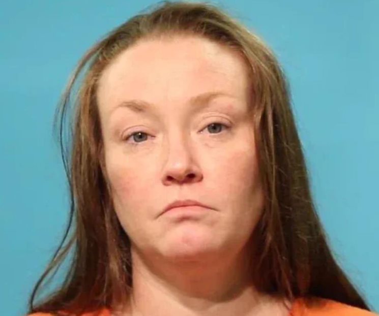 Detienen a mujer que amenazó a jueza del caso de Trump