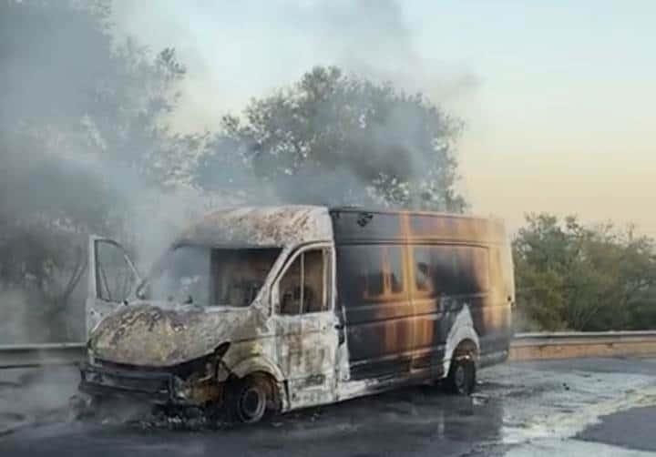Arde transporte de carga