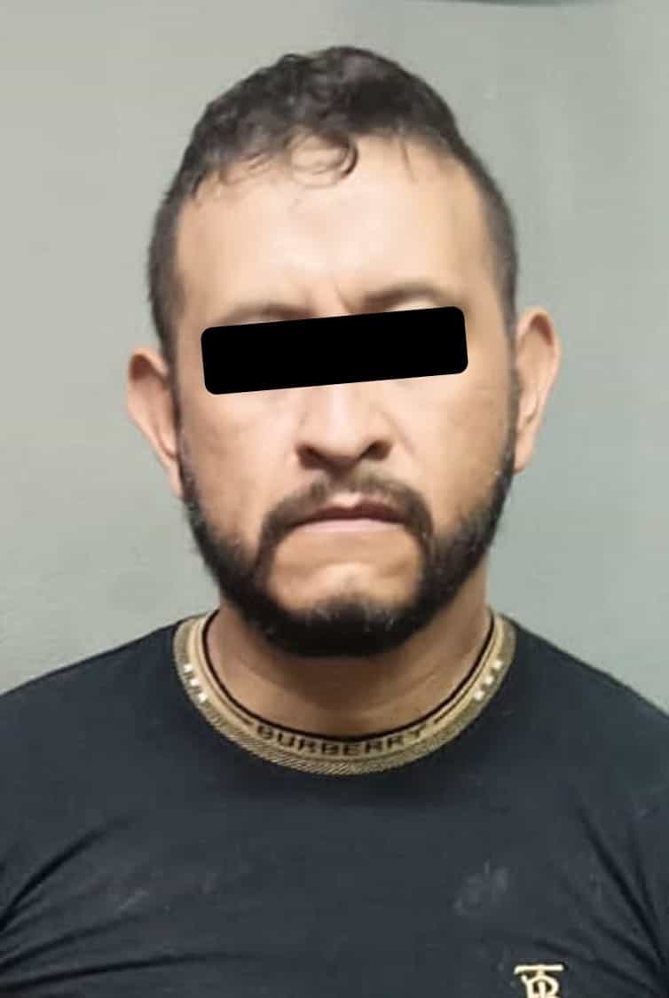 Los gritos de ayuda de una mujer presuntamente secuestrada, alertaron a vecinos de la Colonia Hacienda El Camapanario, en Apodaca, quienes reportaron los hechos y elementos de la Guardia de Proximidad rescataron a la afectada y arrestaron a tres hombres.