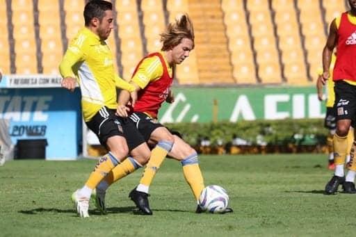 Iría Córdova de titular ante Necaxa