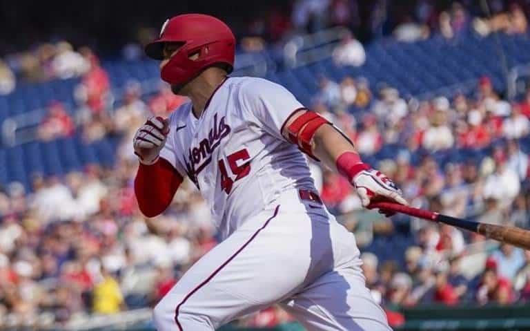 Llega Meneses a 130 hits
