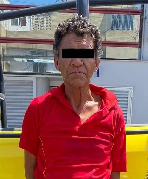 Un hombre fue detenido por oficiales de la Policía de Monterrey, tras presuntamente acosar a una mujer diciéndole palabras obscenas y realizarle tocamientos en sus glúteos, cuando caminaba por el centro de la ciudad.