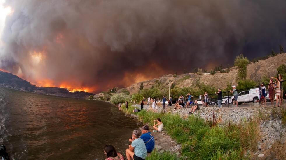 Desaloja Canadá a 30 mil personas por incendios Desaloja Canadá a 30 mil personas por incendios
