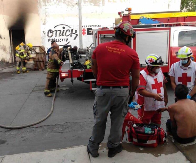 Resulta con quemaduras en incendio
