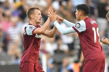 Edson &Aacute;lvarez debuta con victoria en Premier League