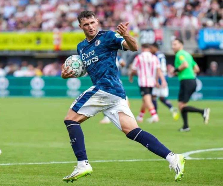 Anota gol Santi Giménez con el Feyenoord de Países Bajos