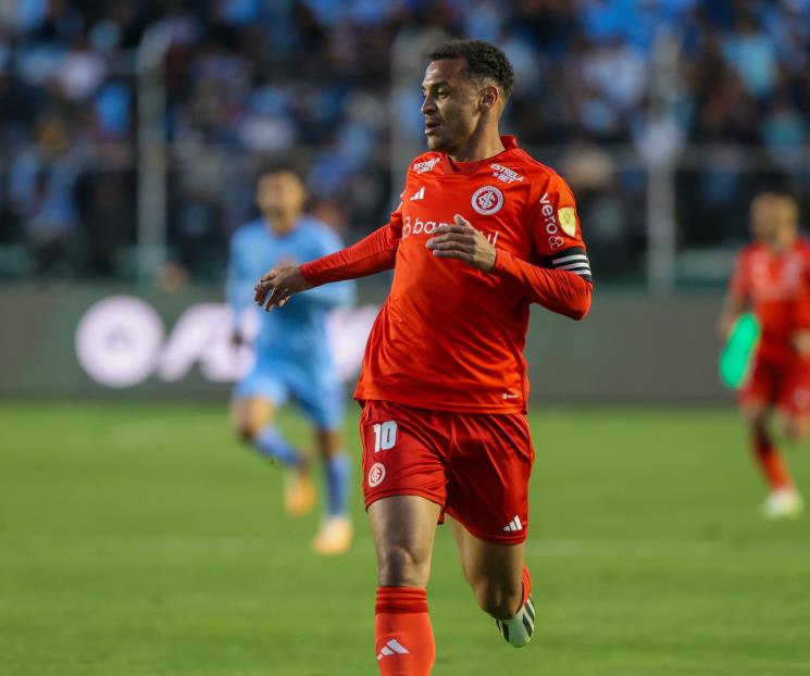 Ganan Internacional y Corinthians