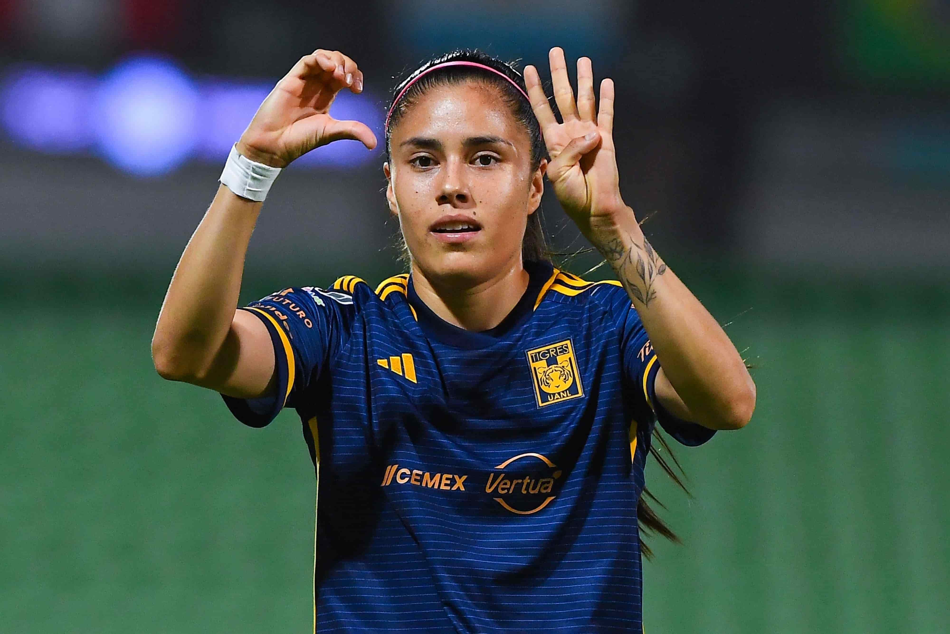 Lizbeth Ovalle hace hat-trick.