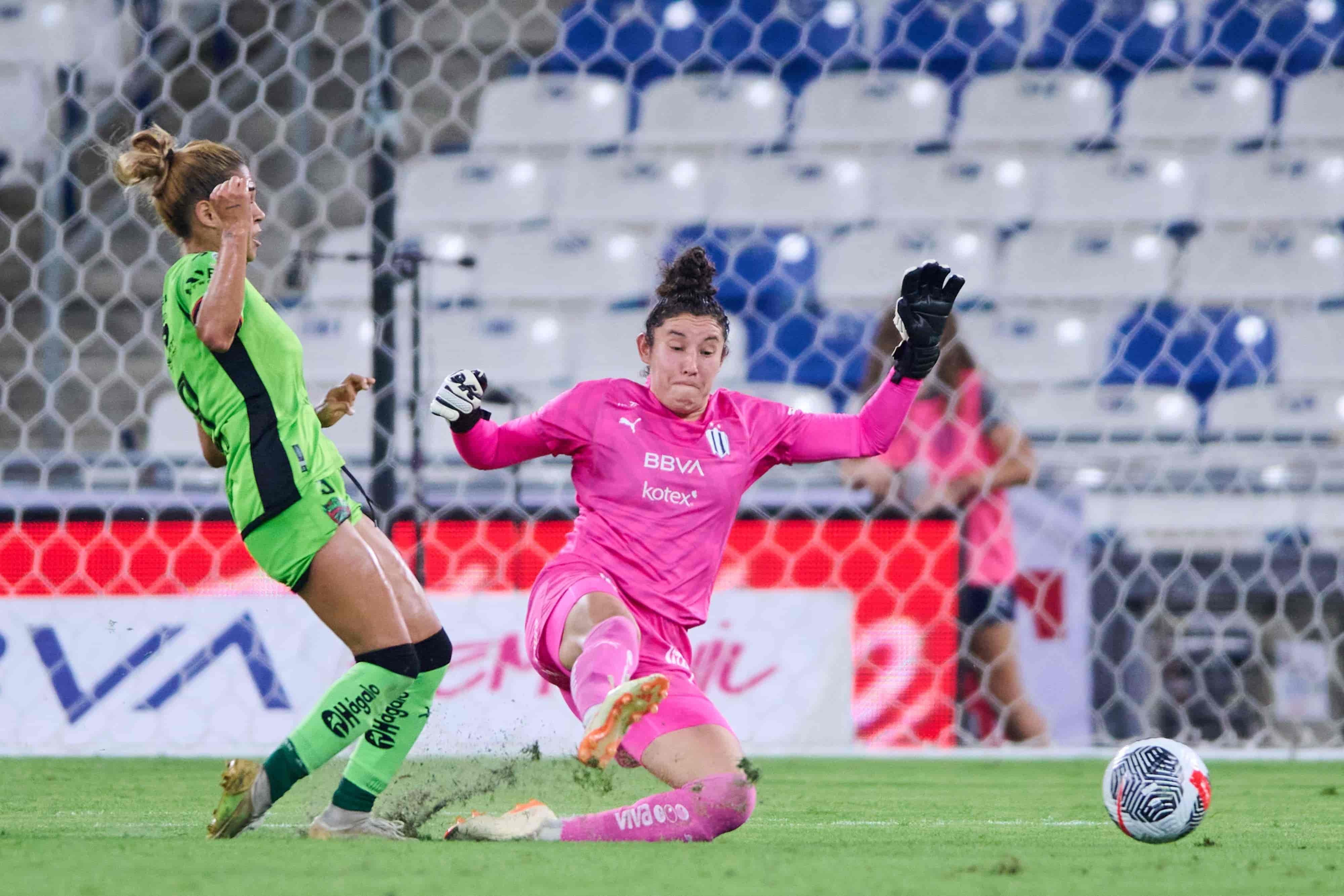 Juárez comete autogol.
