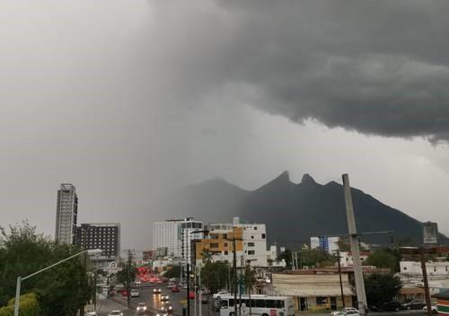 Se reporta lista CFE para atender apagones por las lluvias