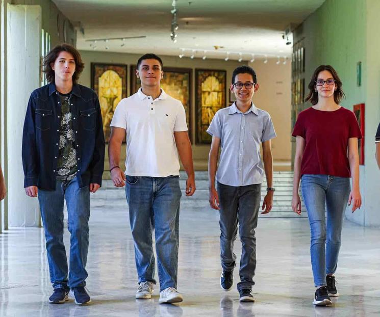 Sobresalen en examen de ingreso a licenciatura en UANL