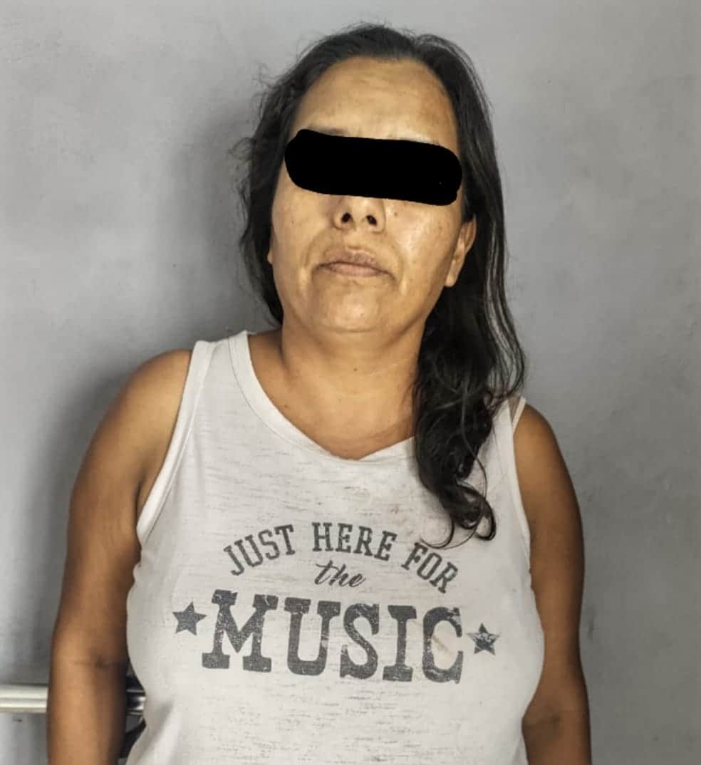 Tres mujeres denunciadas por exceso de ruido, fueron arrestadas por elementos de Proxpol Escobedo, además les aseguraron una bocina, en la Colonia Palmira Residencial, municipio de Escobedo.
