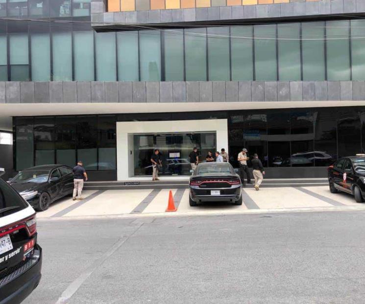 Roban a custodios 176 mil pesos