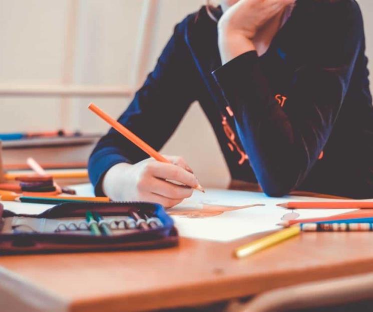 Inflación en servicios educativos sigue al alza
