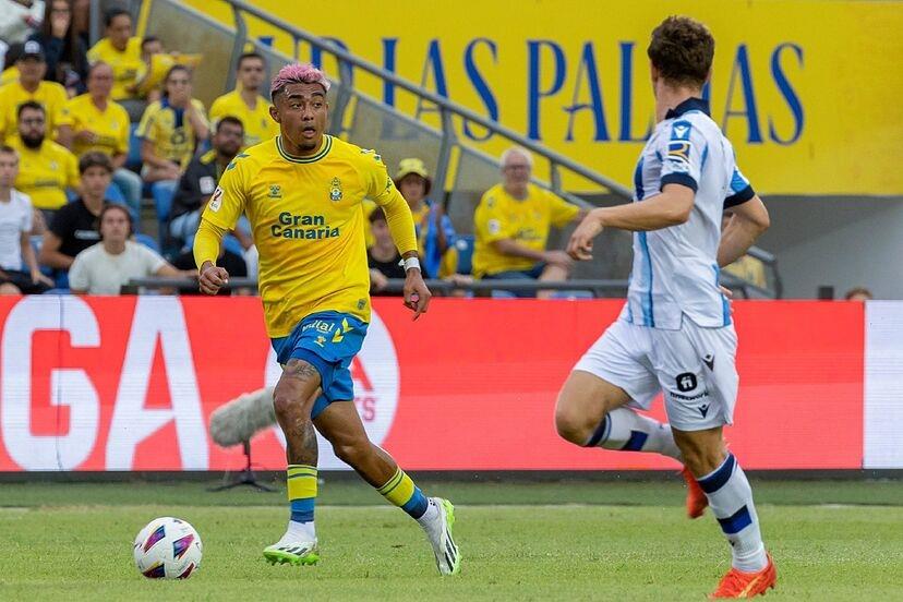Tiene Julián Araujo su primera titularidad con Las Palmas