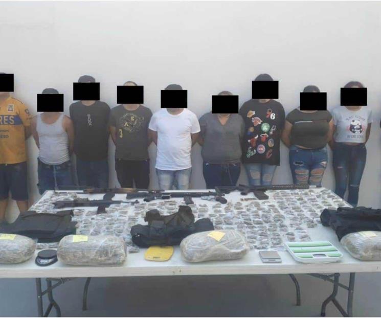 Detienen a 9 tras operativo en Pesquería Detienen a 9 tras operativo en Pesquería