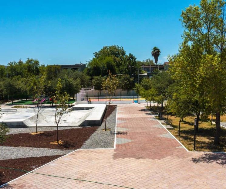 Remodelan plaza en Santiago