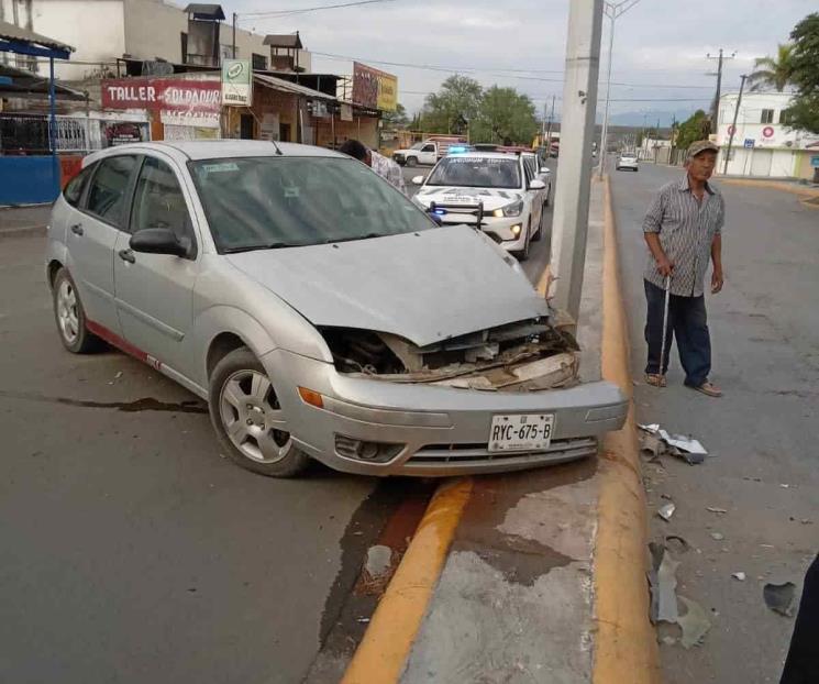 Sufre lesiones tras estrellamiento