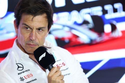 ‘Checo no es idiota’, dicen en Mercedes