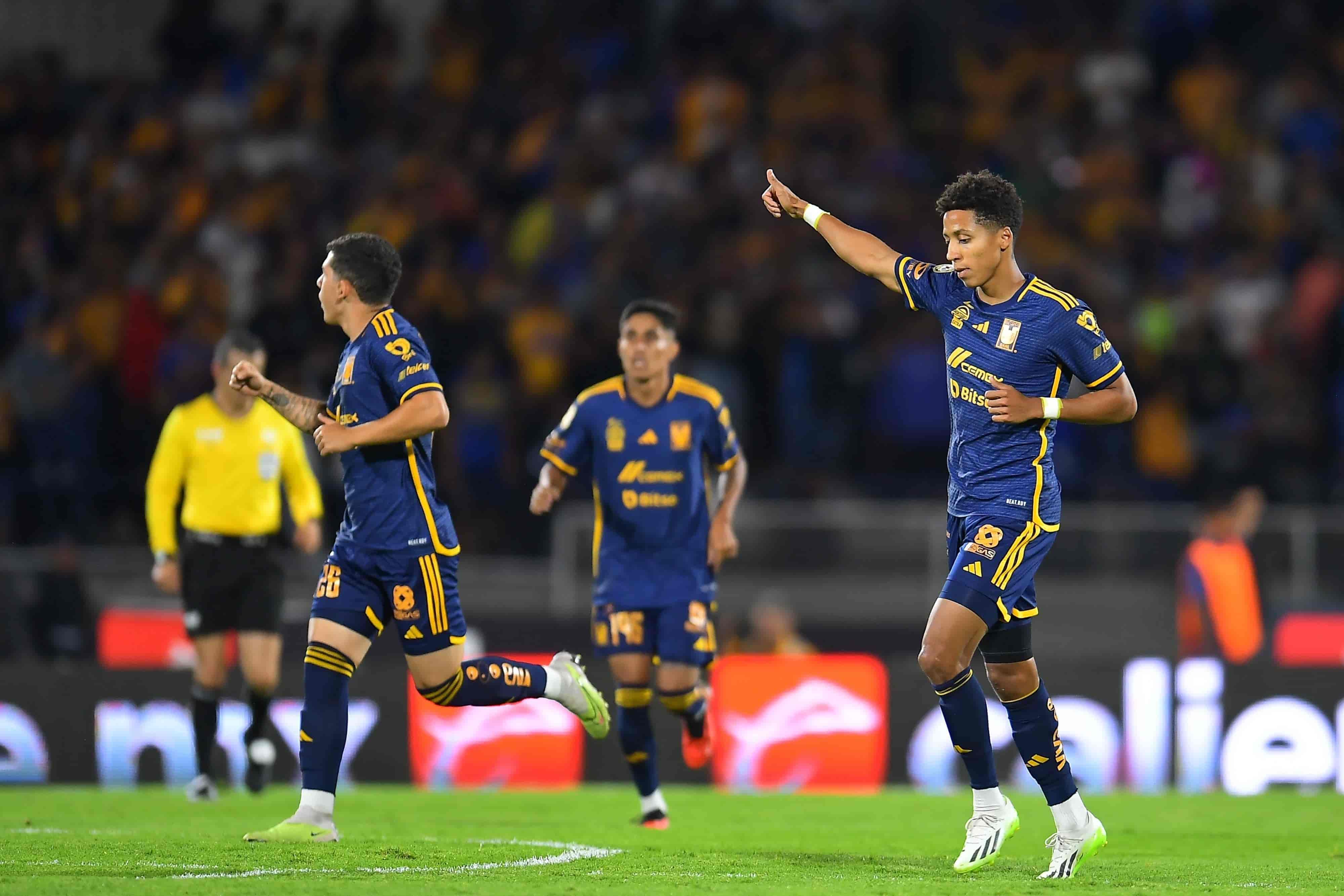 Ozziel Herrera hace el del descuento.