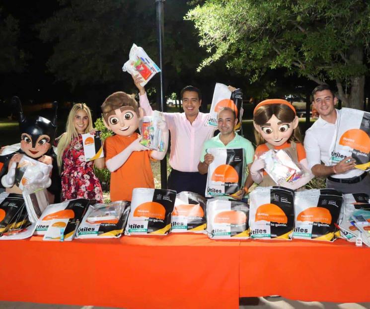 Acelera Santa Catarina en reparto de útiles escolares