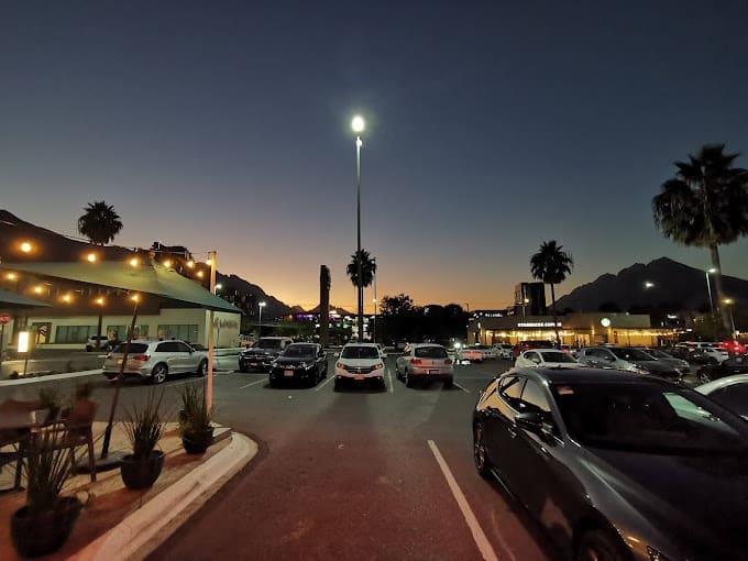 Roban Rolex a familia en restaurante de San Pedro