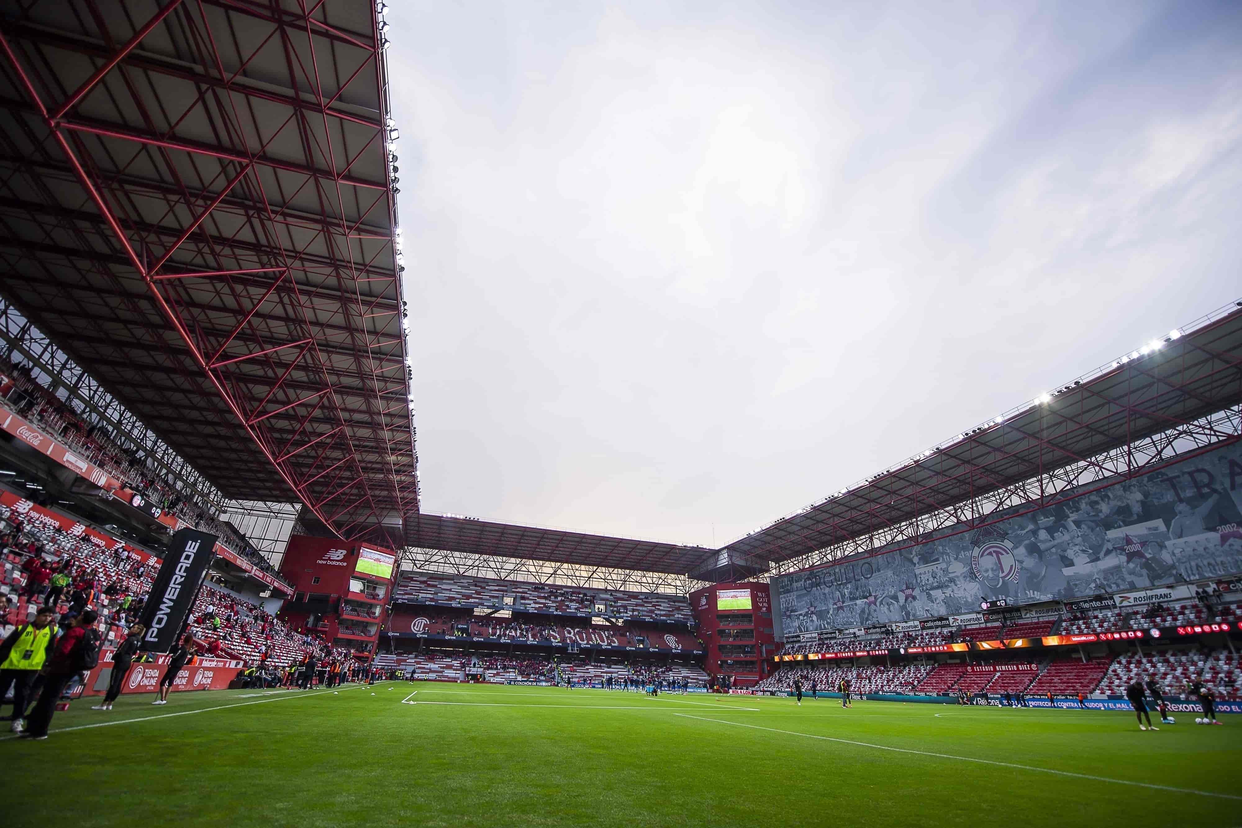 Estadio Nemesio Diez.