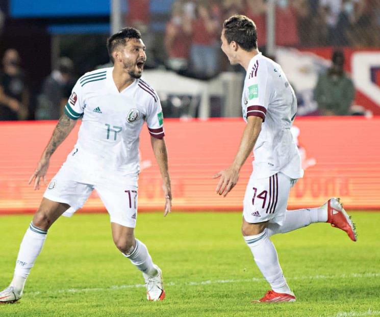Tecatito Corona llegaría el domingo a Monterrey