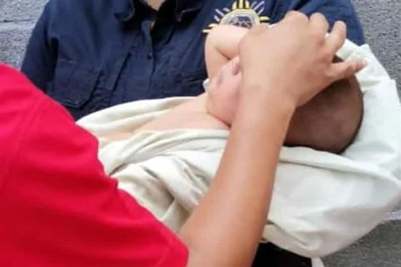 Un bebé de cuatro meses fue encontrado intoxicado con marihuana en un domicilio, al parecer punto de venta, donde su papá se drogada junto con otras personas, deteniéndose a dos personas, el miércoles en la Colonia Mirador de San Antonio, municipio de Juárez.