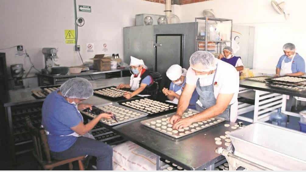 Microempresarios reembolsan a Crédito a la Palabra