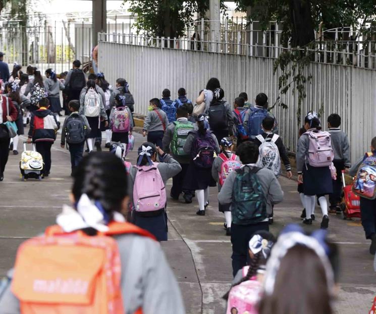 Crece matrícula escolar 0.8%, según Quinto Informe