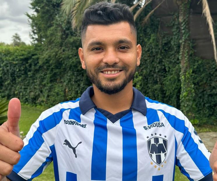 Tecatito llegará hasta el lunes a Monterrey