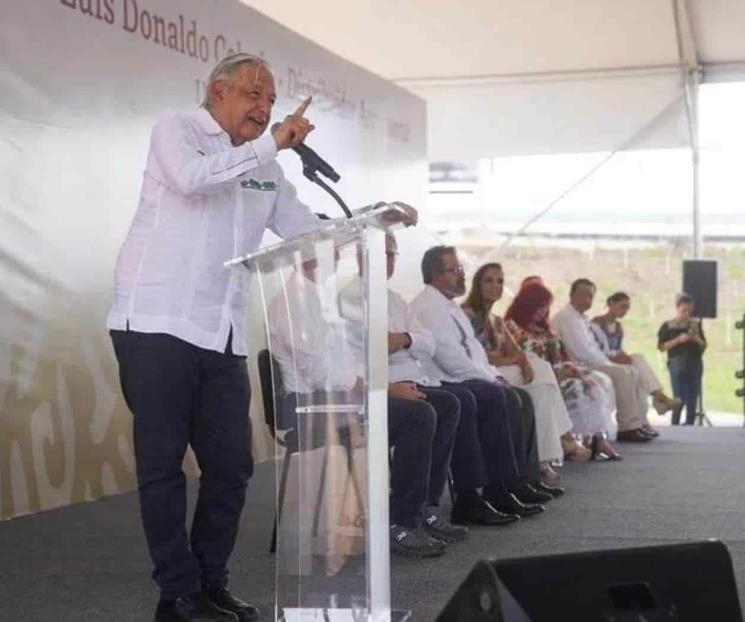 Ni disfrazándose regresarán los corruptos, dice AMLO