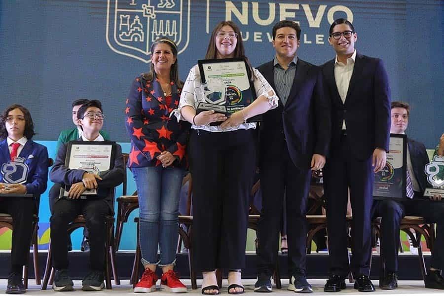 Reconoce NL a EXATEC y alumnos de PrepaTec Monterrey