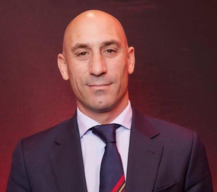 Asistió Rubiales a pelea de Canelo con dinero federativo