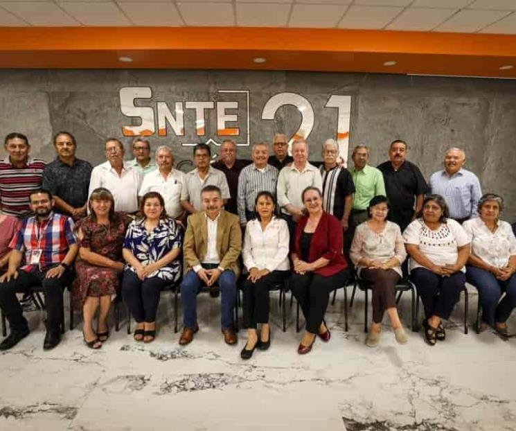 Se reúne líder de Sección 21 con secretarios delegacionales Se reúne líder de Sección 21 con secretarios delegacionales