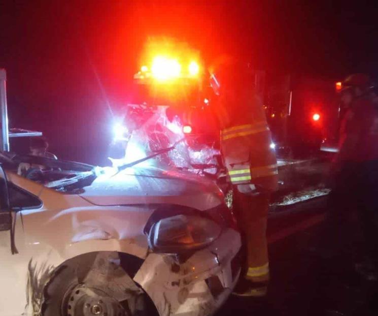 Fallece joven en volcadura en Linares