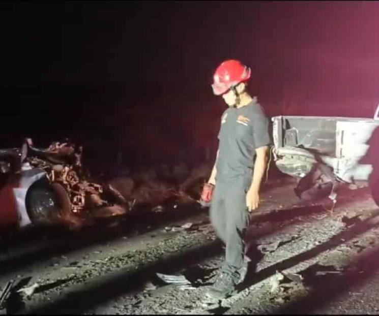 Tráiler causa choque frontal y deja 3 muertos en Mina