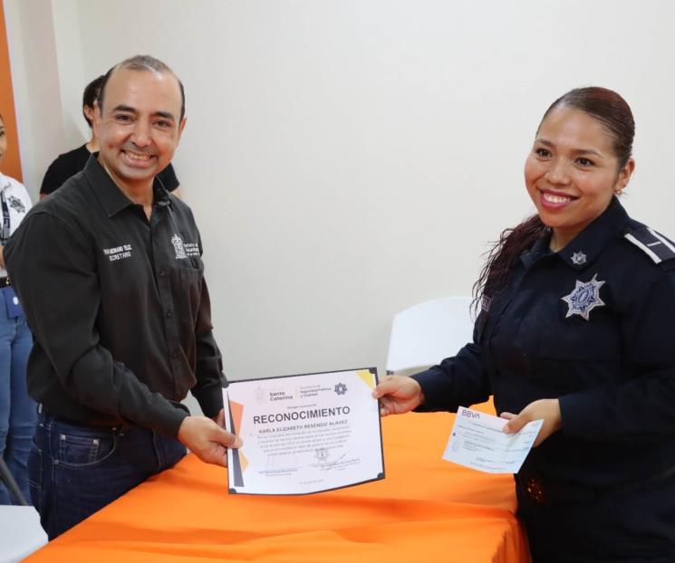 Entregan ascensos a policías santacatarinenses