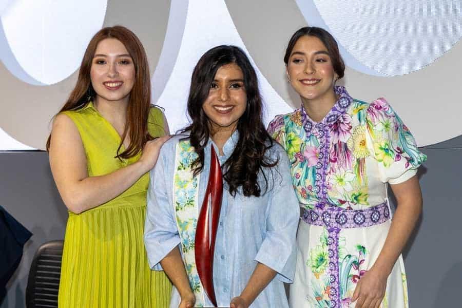 Tec y FEMSA reconocen labor social