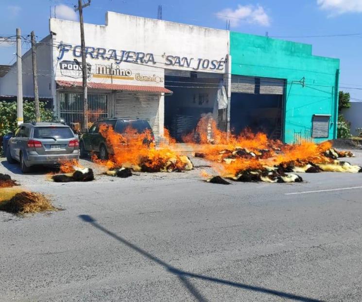 Se incendian bodega y camioneta en Cadereyta Se incendian bodega y camioneta en Cadereyta