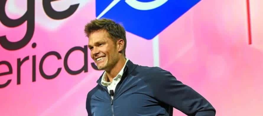 Emociona a Brady ver a los Pats como fanático