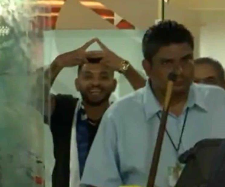 Tecatito Corona tuvo 10 años de éxito en Europa