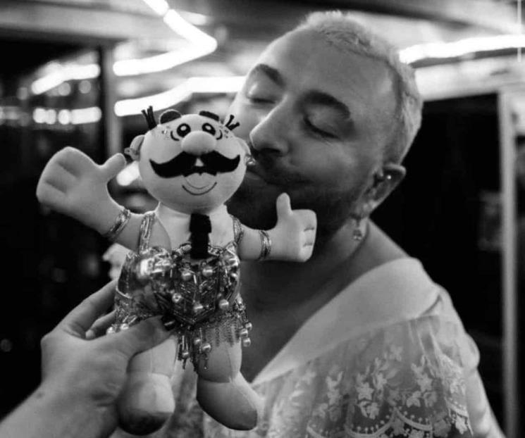 Sam Smith presume su Dr. Simi personalizado Sam Smith presume su Dr. Simi personalizado