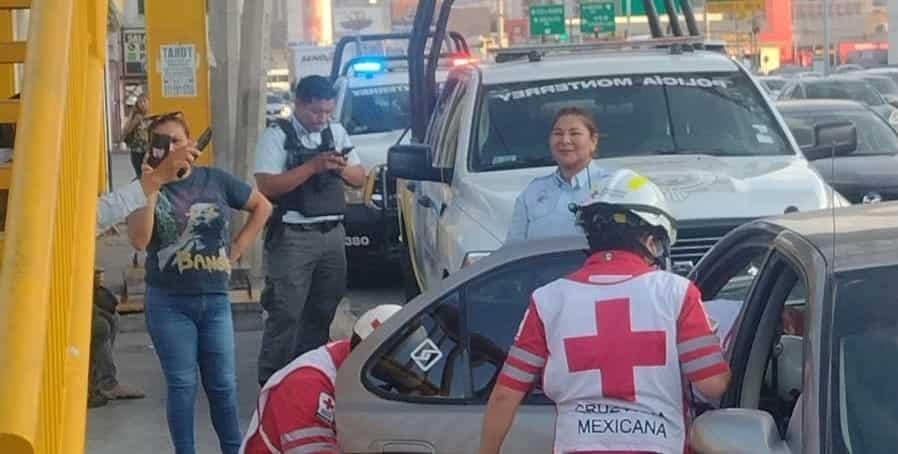Madre de familia da a luz en Av. Gonzalitos