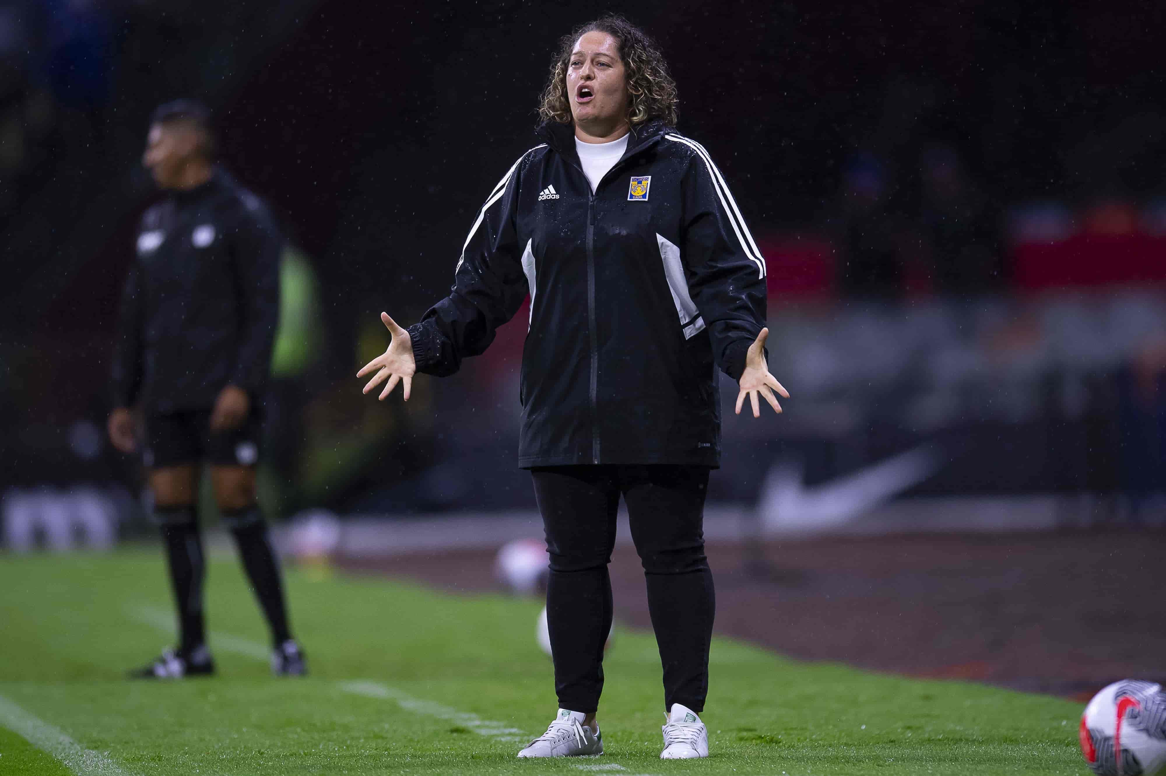 Milagros Martínez.